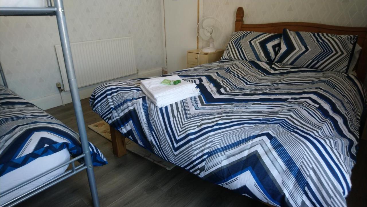 Renovated 4-Bed Home - Sleeps 9 - Parking - Spa Blackpool Exterior foto