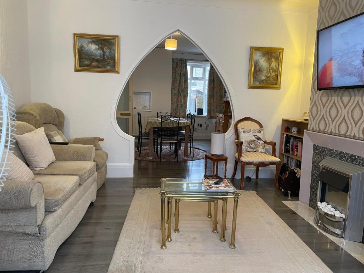 Renovated 4-Bed Home - Sleeps 9 - Parking - Spa Blackpool Exterior foto